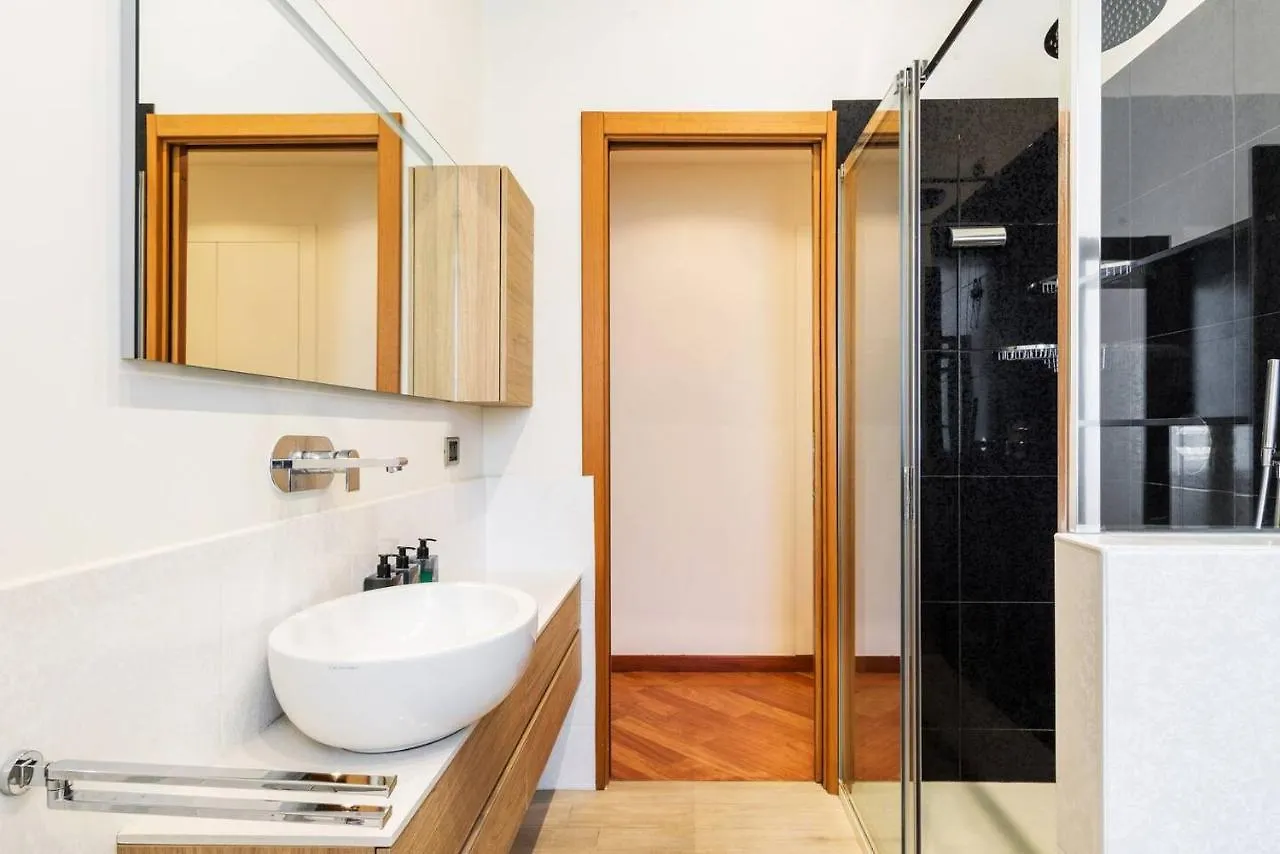 Colored And Spacious Flat Close To Navigli By Easylife Milan