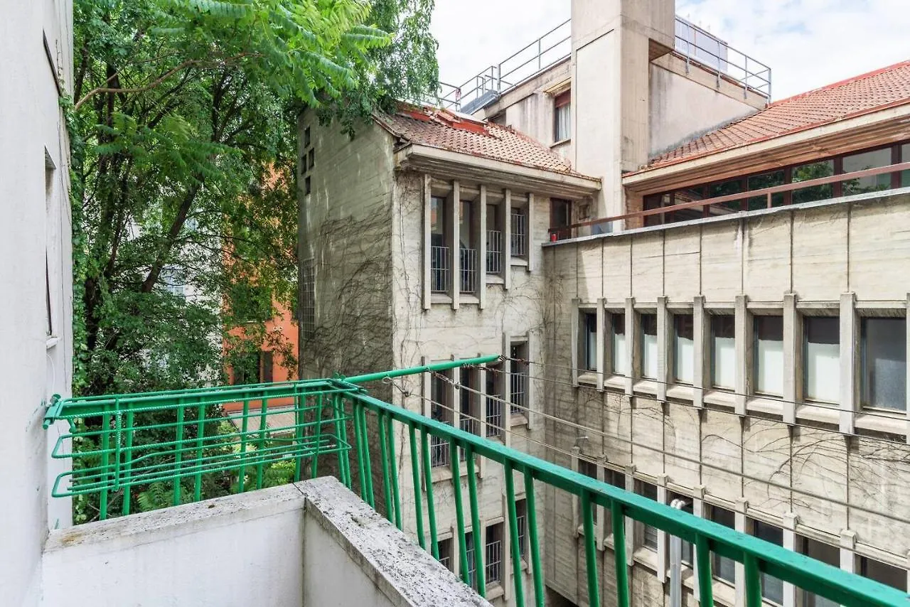 Apartment Colored And Spacious Flat Close To Navigli By Easylife Milan Italy