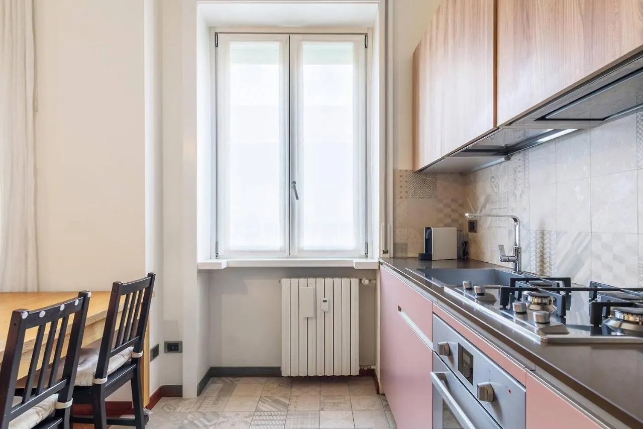 Colored And Spacious Flat Close To Navigli By Easylife Milan