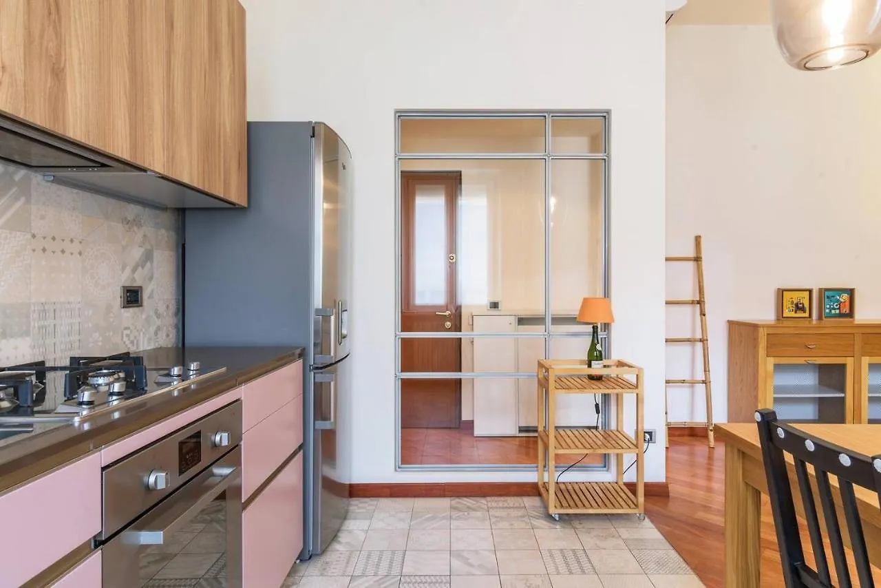 Colored And Spacious Flat Close To Navigli By Easylife Milan Apartment
