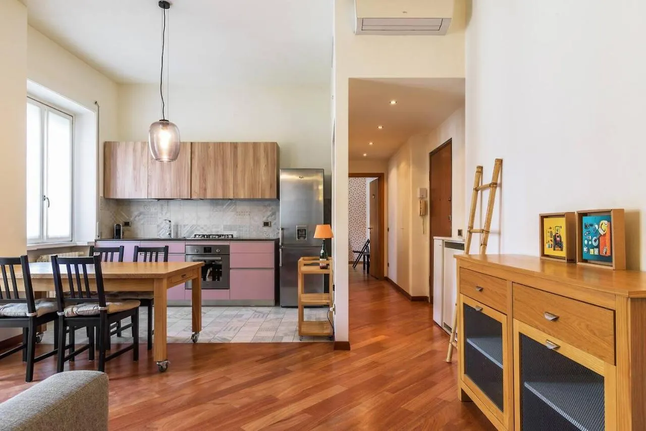 Colored And Spacious Flat Close To Navigli By Easylife Milan